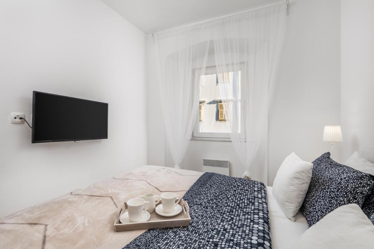 Apartment Opa Gold リエカ エクステリア 写真